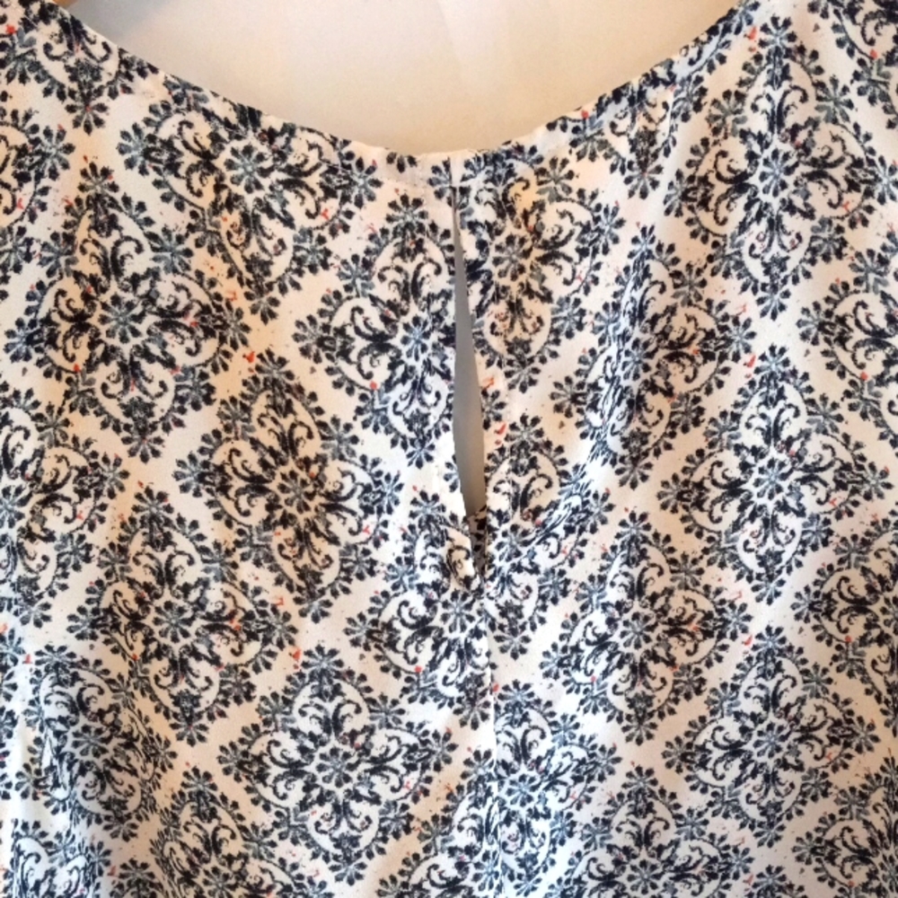 Maurices Sleeveless Blouse - Navy And Coral Pattern - Picture 5 of 7